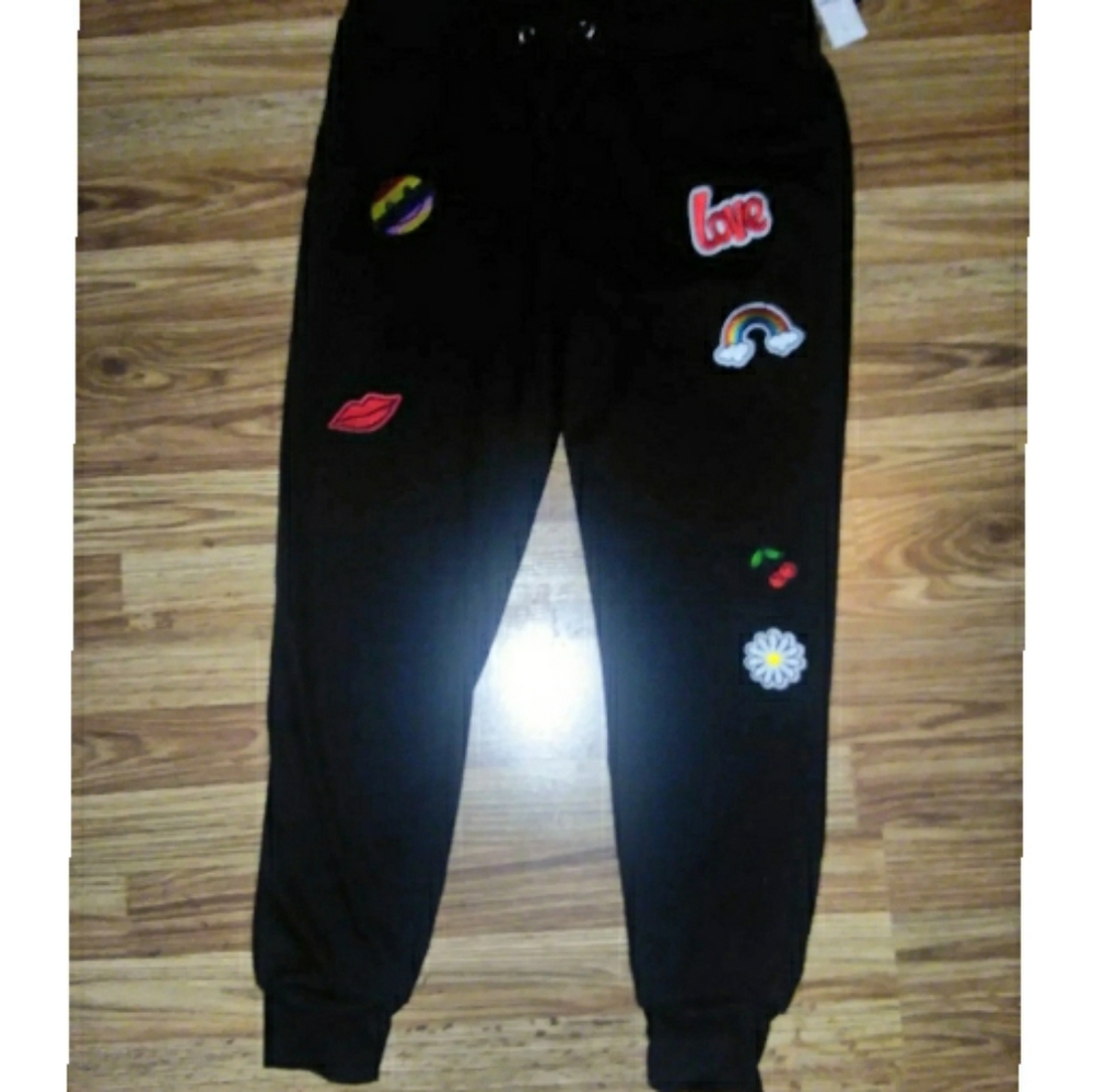 NWT Jrs Large Hot Kiss Chill Out Joggers